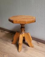 Oud bruin tafeltje met achtkantig blad en 4 bewerkte poten, Minder dan 45 cm, Minder dan 55 cm, Gebruikt, Ophalen of Verzenden