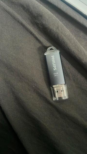 Flash drive 32GB 3.1 (Custom ISO & DD. Any OS choosable) beschikbaar voor biedingen
