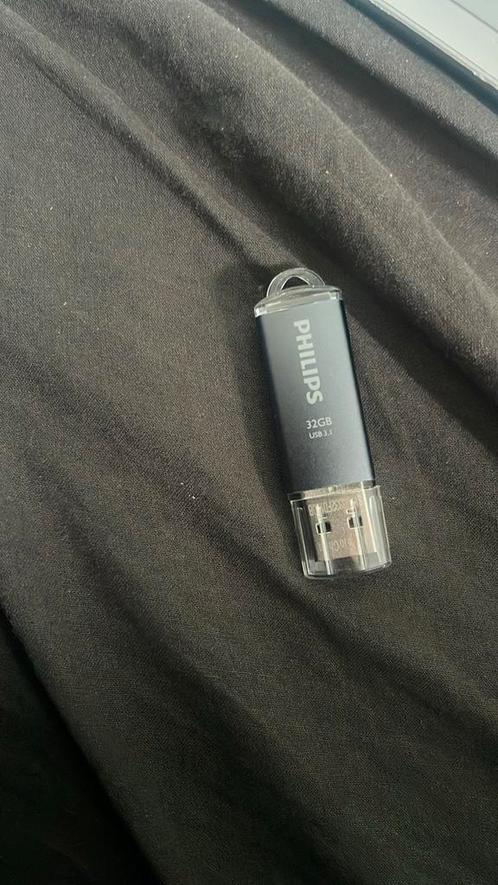 Flash drive 32GB 3.1 (Custom ISO & DD. Any OS choosable), Computers en Software, USB Sticks, Zo goed als nieuw, Ophalen