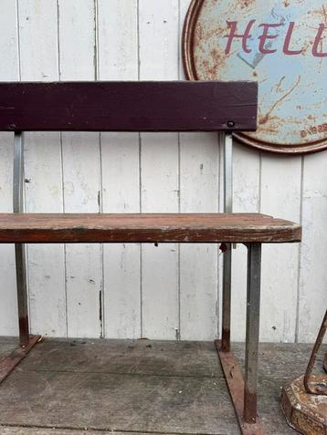 Bankje decoratief beschikbaar voor biedingen