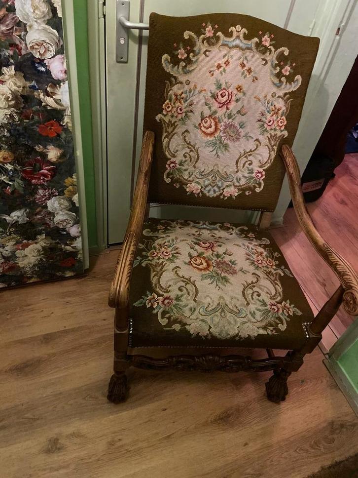 Antieke Fauteuil met Bloemenmotief, Huis en Inrichting, Fauteuils, Ophalen of Verzenden