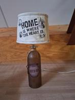 Leuke tafellamp, glazen fles met stoffen (jute) kapje., Glas, Ophalen of Verzenden, Minder dan 50 cm, Landelijk