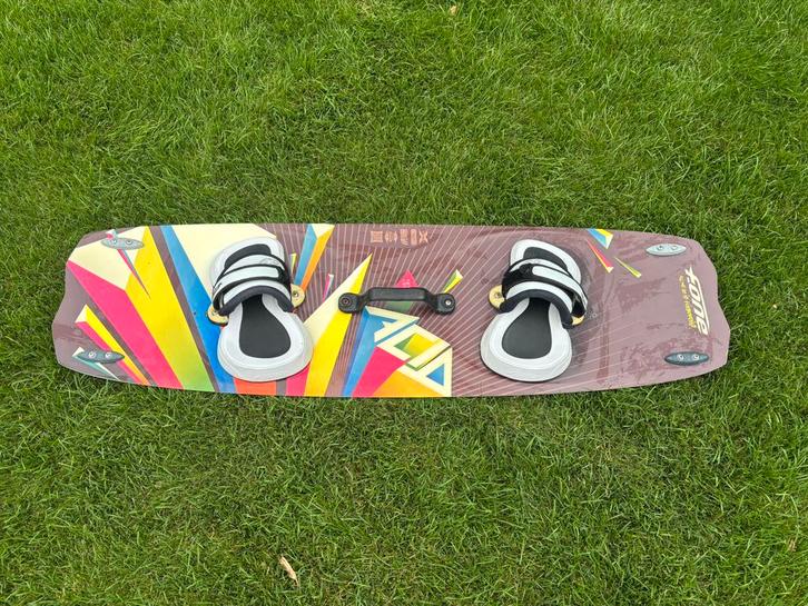F-One kiteboard 127x37, Watersport en Boten, Kitesurfen, Zo goed als nieuw, Kiteboard, 7 m², Twintip, Ophalen of Verzenden
