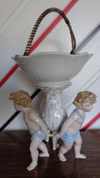 Vintage Engeltjes met bonbonniere met barok tafereel, Ophalen