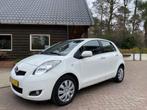 Toyota Yaris 1.4 D-4d 5 Deurs Nette Goede Dealer auto. Rijdt, Auto's, Voorwielaandrijving, 4 cilinders, Wit, Origineel Nederlands
