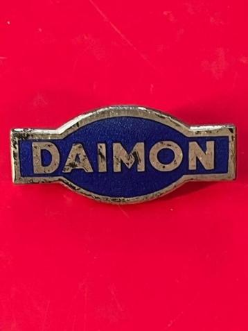 Grote Emaille Speld Daimon Zaklampen. beschikbaar voor biedingen