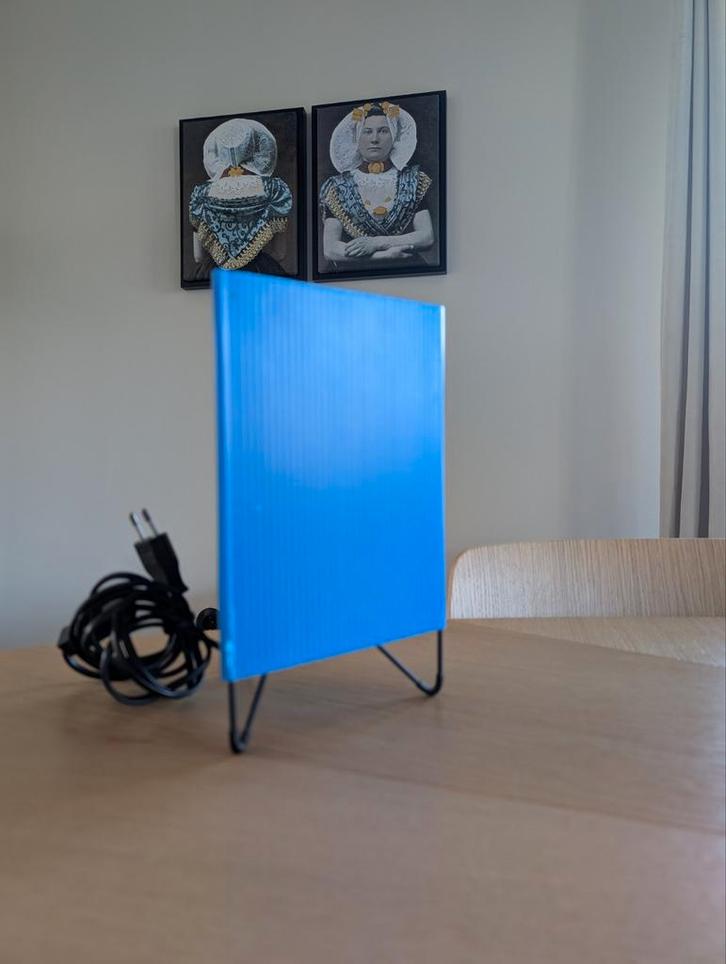 Tafellamp Ton van Ikea in blauw, Huis en Inrichting, Lampen | Tafellampen, Zo goed als nieuw, Minder dan 50 cm, Kunststof, Ophalen of Verzenden