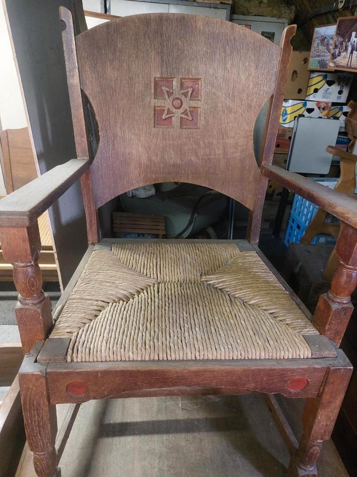 Antieke stoel met armleuningen, Huis en Inrichting, Stoelen, Gebruikt, Eén, Hout, Riet of Rotan, Bruin, Ophalen of Verzenden