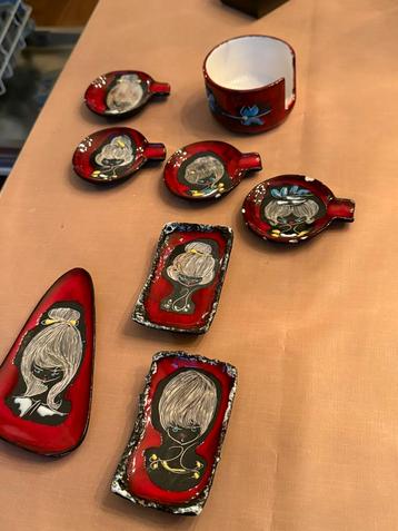 Vintage Keramiek Set met Damesportretten beschikbaar voor biedingen