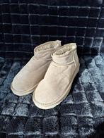 UGGs Classic Ultra Mini – Warm, Comfortabel & Stijlvol, UGG, Nieuw, Ophalen of Verzenden, Pantoffels of Sloffen