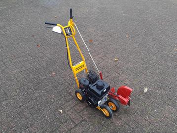 McLane kantensnijder met 4 pk B&S motor, Nieuwstaat! beschikbaar voor biedingen