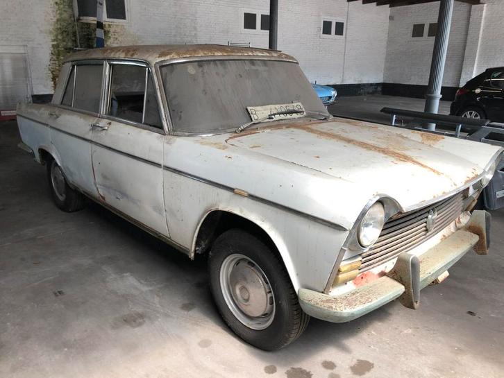 Fiat 1500 SEAT barnfind schuurfondst, Auto's, Oldtimers, Bedrijf, Te koop, Benzine, Sedan, Handgeschakeld, Overige kleuren, Kunstmatig leder