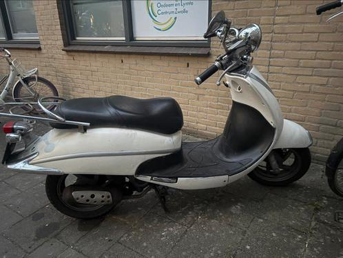 Sym cello, Fietsen en Brommers, Scooters | SYM, Gebruikt, Overige modellen, Maximaal 45 km/u, Benzine, Ophalen of Verzenden