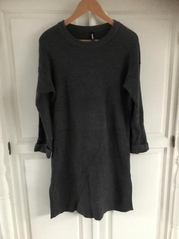 jurk (Eksept) beschikbaar voor biedingen