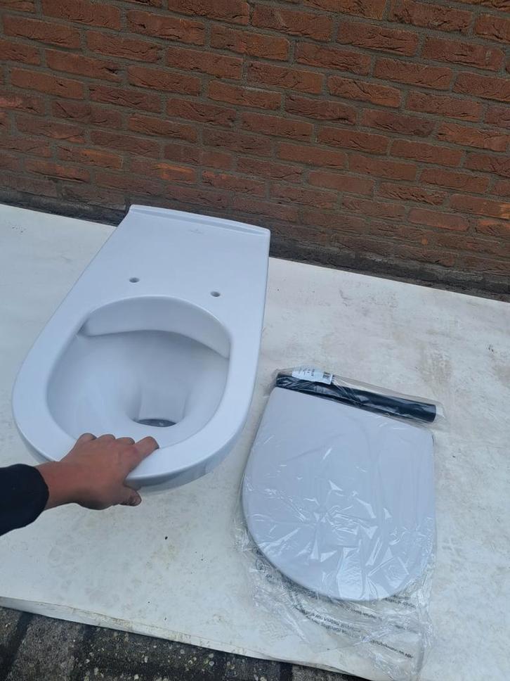 Nieuwe Villeroy&Boch O Novo Vita invalidentoilet(B32), Doe-het-zelf en Verbouw, Sanitair, Nieuw, Toilet, Steen, Ophalen