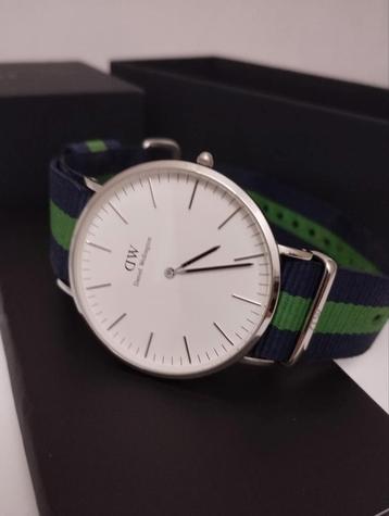 Daniel Wellington Classic Warwick horloge  beschikbaar voor biedingen