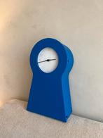 IKEA PS 1995 Blauwe Klok met Opbergruimte, Huis en Inrichting, Woonaccessoires | Klokken, Ophalen of Verzenden, Zo goed als nieuw