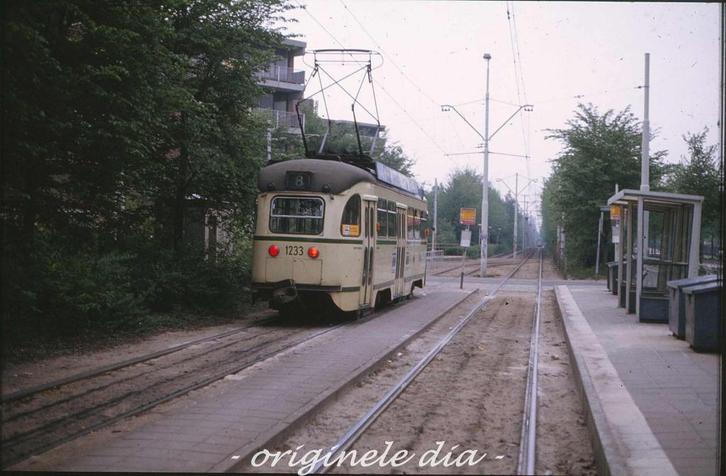 h1053, dia van HTM PCC 1233, eindpunt lijn 8, ca. 1980, Verzamelen, Spoorwegen en Tramwegen, Gebruikt, Tram, Kaart of Prent, Ophalen of Verzenden