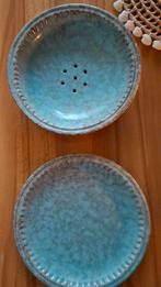 Vergiet schaal keramiek met onderbord  21 cm doorsnee, Huis en Inrichting, Woonaccessoires | Schalen en Manden, Ophalen of Verzenden