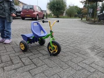Juppi driewieler – stevige peuterfiets beschikbaar voor biedingen