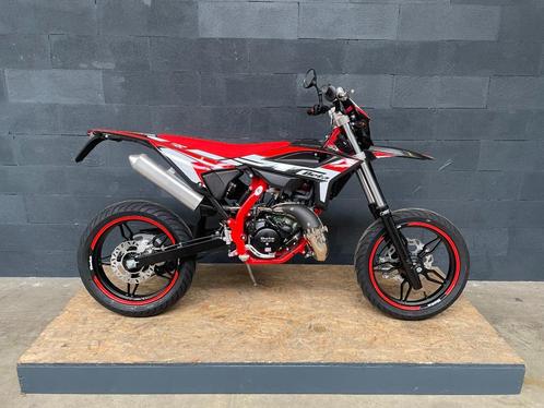 Beta RR 50 | Motard | Sport Zwart 2024, Nieuw Direct 2 stuks, Fietsen en Brommers, Brommers | Overige merken, Nieuw, Maximaal 45 km/u