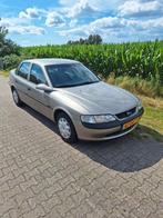 Opel Vectra 1.6 I 1997 Grijs, Voorwielaandrijving, 618 kg, 4 cilinders, 1137 kg