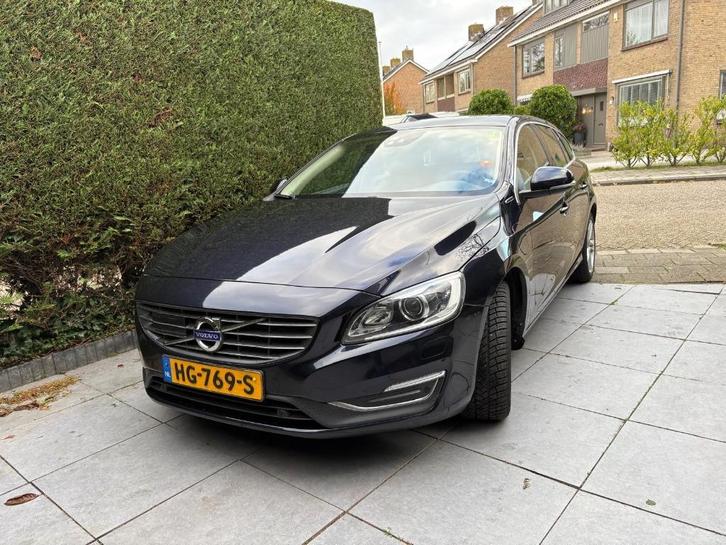 Volvo V60 D6 Hybrid | AWD | Origineel NL |Summum|1e eigenaar, Auto's, Volvo, Particulier, V60, 4x4, ABS, Achteruitrijcamera, Airbags