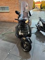 Vespa sprint full option Top koffer (akrapovic), Maximaal 45 km/u, Vespa S, Ophalen of Verzenden, Zo goed als nieuw