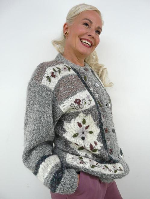 *Abfab Vintage Lichtgrijs Vest met Voering L*, Kleding | Dames, Truien en Vesten, Zo goed als nieuw, Maat 42/44 (L), Grijs, Ophalen of Verzenden