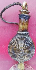 Snuiftabak kruikje. Brons. Ca 1700/1800. 12 cm., Ophalen