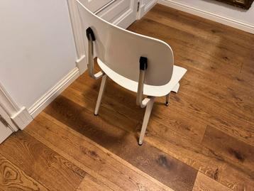 Stoelframe Ahrend Revolt wit door Friso Kramer beschikbaar voor biedingen