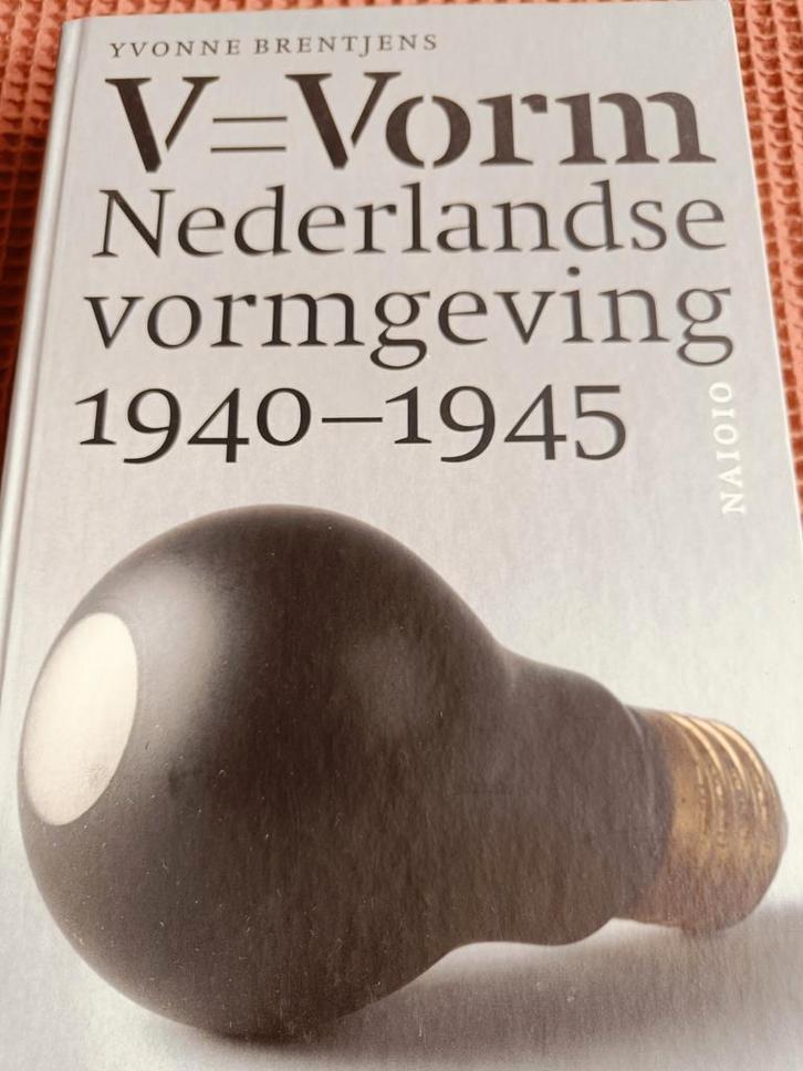Yvonne Brentjens - V = vorm, Boeken, Kunst en Cultuur | Fotografie en Design, Zo goed als nieuw, Overige onderwerpen, Ophalen of Verzenden