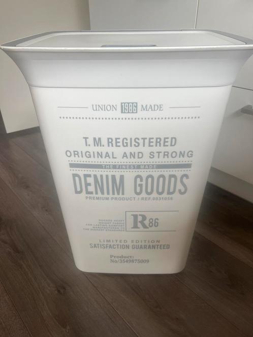 Witte wasmand Denim Goods Design, Huis en Inrichting, Woonaccessoires | Prullenbakken, Zo goed als nieuw, Kunststof, Minder dan 50 cm