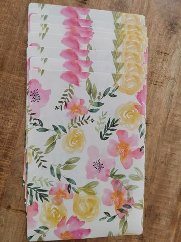 8 placemats bloemen beschikbaar voor biedingen