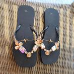 Zwart slippertje met glimmertjesen strass maat 42 nieuw, Ophalen of Verzenden, Nieuw, Zwart