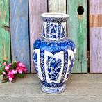 Prachtige vaas blauwe bloemen molen hollands blauw kastvaas, Gebruikt, Blauw, Aardewerk of Porselein, Ophalen of Verzenden