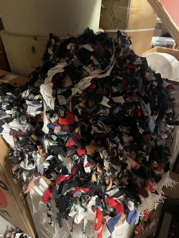 Bokszak vulling - Textielsnippers beschikbaar voor biedingen