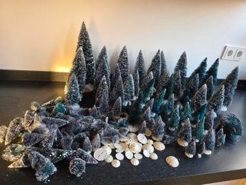 Veel dennebomen voor Wargame carnival of Lemax kerstdorp  beschikbaar voor biedingen