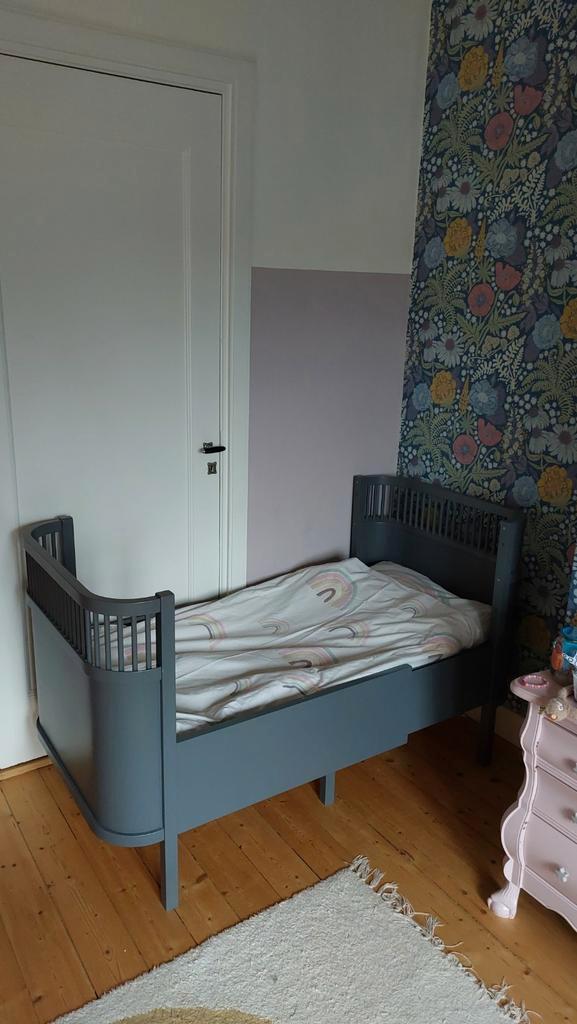 Sebra Kili Bedje - Grijs, Kinderen en Baby's, Babywiegjes en Ledikanten, Zo goed als nieuw, Ledikant, Ophalen