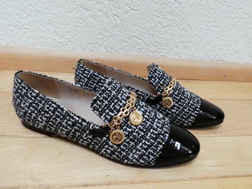 Louis Féraud loafers maat 41 zwart wit tweed lakleer goud, Kleding | Dames, Schoenen, Zo goed als nieuw, Instappers, Verzenden
