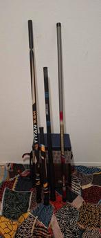 Hengelkoffer met diverse hengels 2x 9,50 meter 1x 6,30 meter, Watersport en Boten, Ophalen, Gebruikt, Complete set