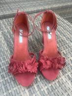 Prachtige pumps zgan mt 39, Ophalen of Verzenden, Zo goed als nieuw, Zwart