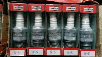 Te koop: Nieuwe Champion bougies – diverse types beschikbaar voor biedingen