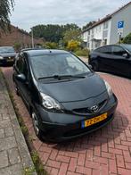 Toyota Aygo 1.0 12V Vvt-i 5DRS MMT 2008 Grijs, Auto's, 4 stoelen, 68 pk, Origineel Nederlands, Particulier