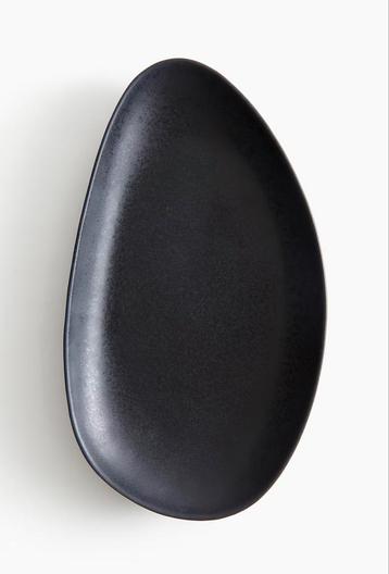 Grote zwart keramieken opdiendchaal/serveerschaal beschikbaar voor biedingen