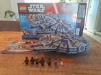 Lego 75105 Millenium falcon compleet, Kinderen en Baby's, Speelgoed | Duplo en Lego, Ophalen, Zo goed als nieuw