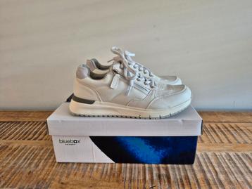 Blue box sneakers wit comfortabel met rits maat 39 beschikbaar voor biedingen