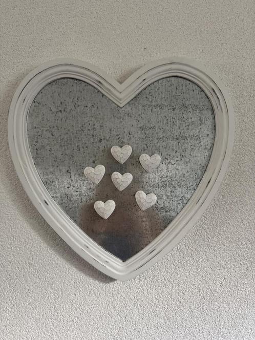 Hartvormig magneetbord met 6 hart-magneetjes, Huis en Inrichting, Woonaccessoires | Memoborden, Zo goed als nieuw, Magneetbord