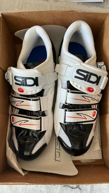 Sidi Laser wielrenschoenen carbon nieuw! Maat 40 valt als 39 beschikbaar voor biedingen