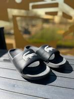 Lacoste slipper maat 44,5 Serve Slide zwart wit, Gedragen, Ophalen, Slippers, Lacoste